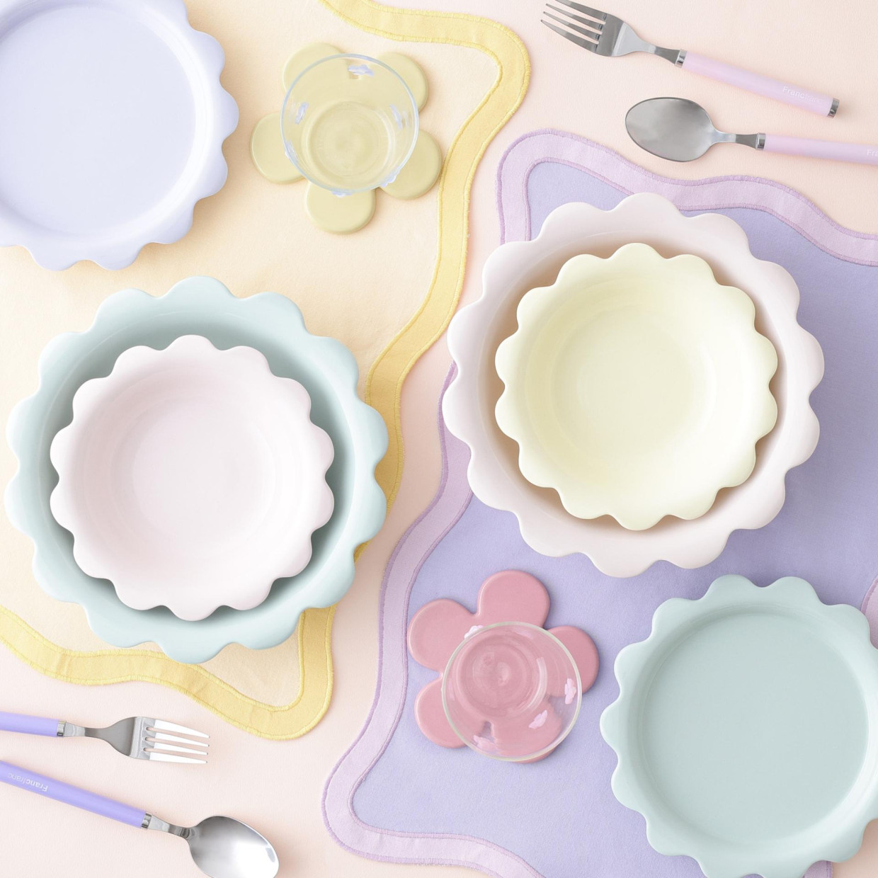 【うねうね食器シリーズ】スタッフが実際購入した！おすすめ春新作アイテムご紹介♪