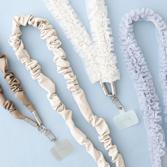 【NEW】 USB cable that becomes smartphone strap