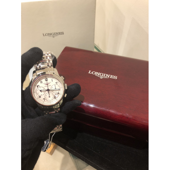 LONGINESの腕時計ご紹介します（＾ν＾）