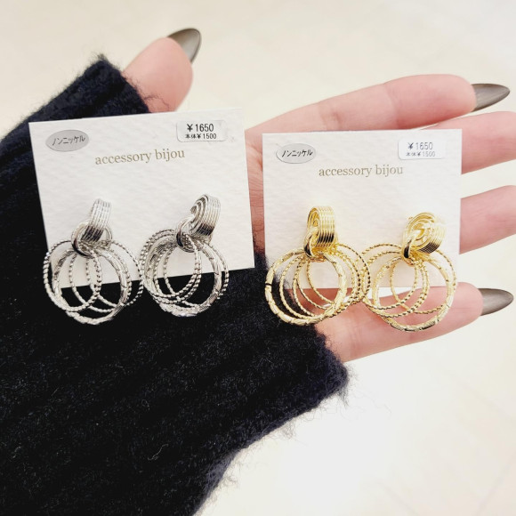メタルピアス