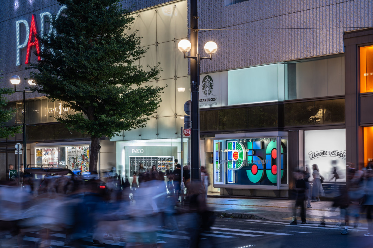 Pネオンサイン展示