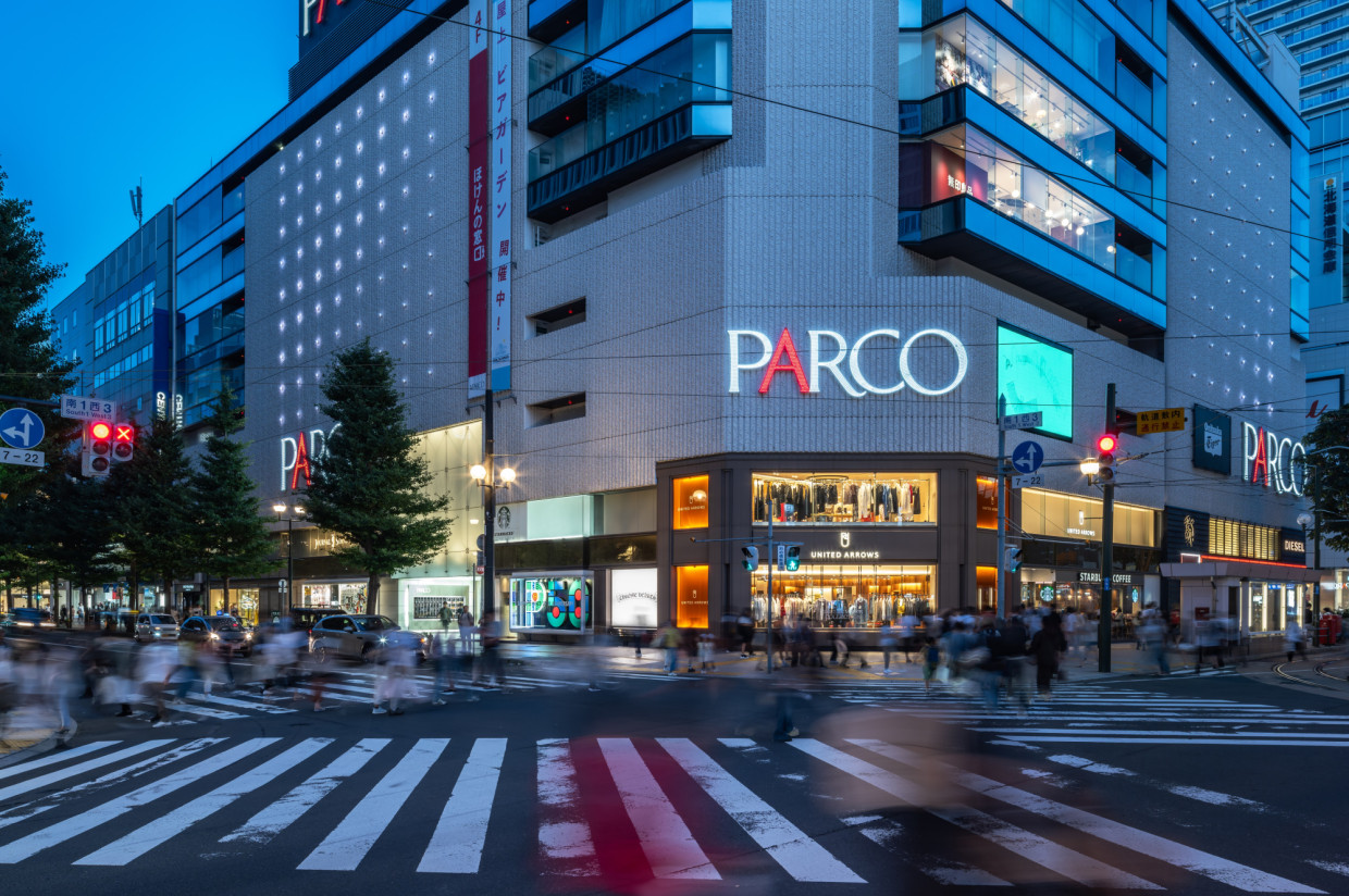 Pネオンサイン展示