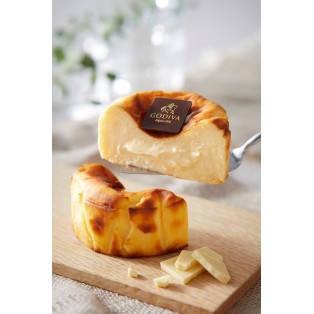 スペインの3ツ星『Sant Pau』出身ジェローム・キルボフシェフの自信作 「バスクチーズケーキ」 2021年12月3日（金）からゴディバ限定ショップにて期間・数量限定販売