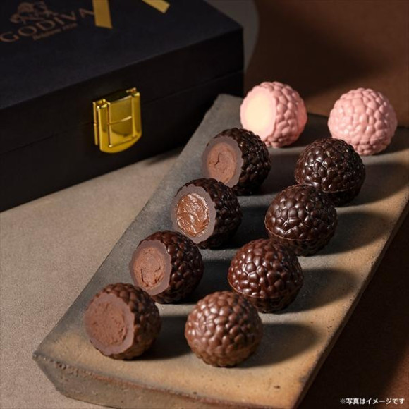 世界を舞台で活躍するスターシェフ５人が創造する100周年限定プレミアムトリュフコレクション。