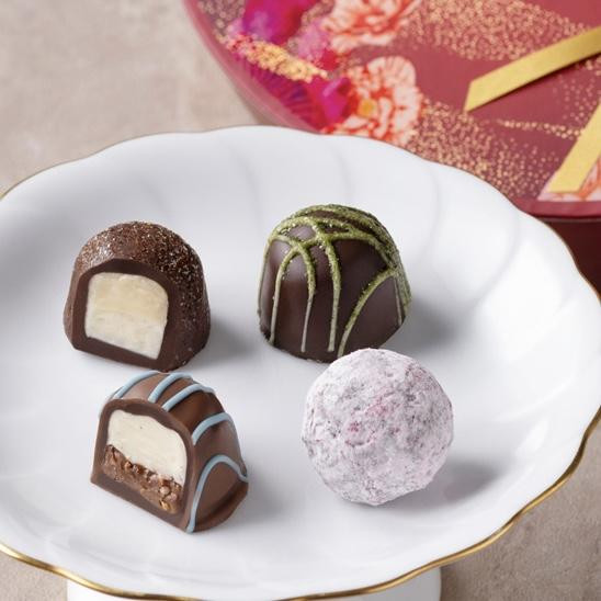 100年の感謝と 創造力を、 チョコレートに込めて。