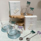 キュートなリボンモチーフのガラスマグが入荷しました♪