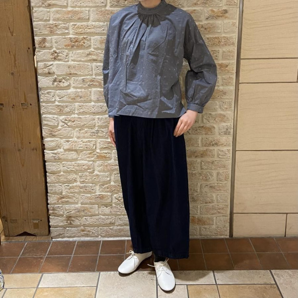 ローンフロッキードットブラウス