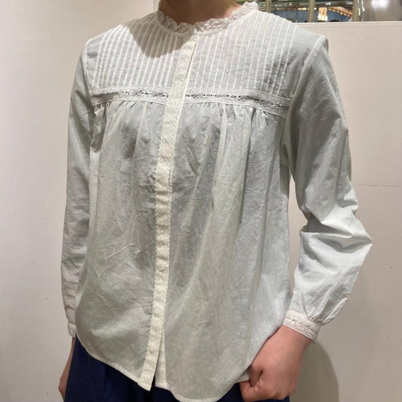 ピンタックレースブラウス