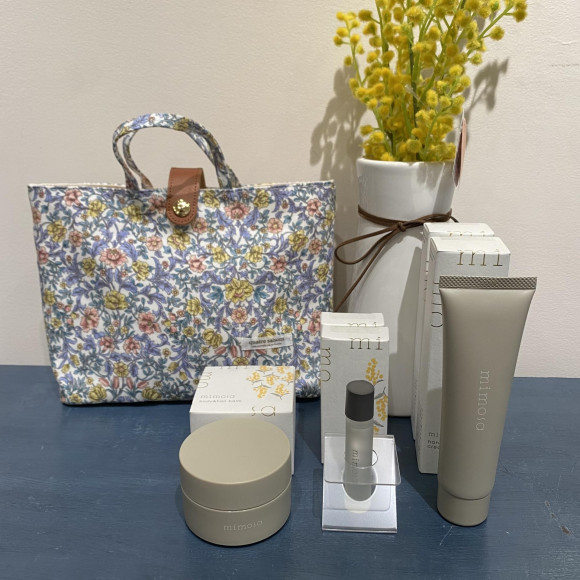 ミモザの香りのボディケアアイテムが入荷しました(*^-^*)