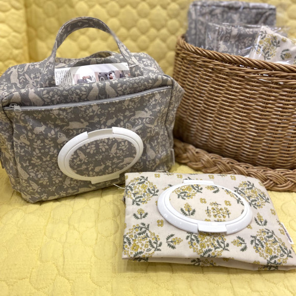 赤ちゃんのお世話に便利なおむつ・ウェットティッシュポーチが届きました(*^-^*)