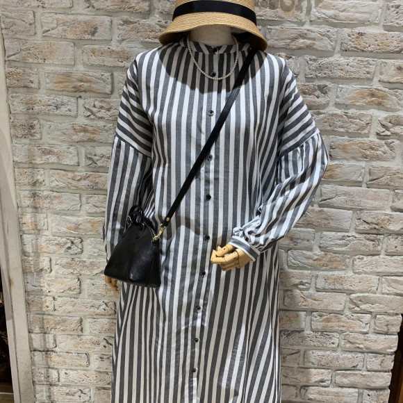 爽やかストライプで夏の装い