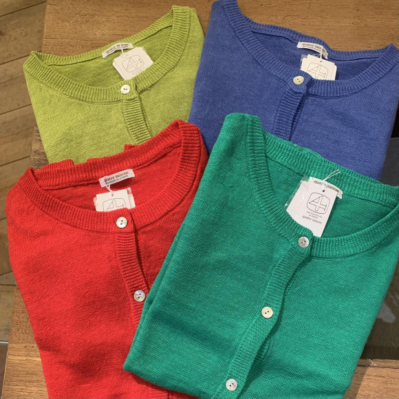 鮮やかなリネンカーディガンが届きました♫