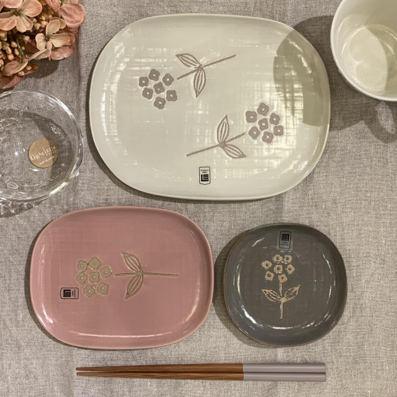 ❁温かみのあるフラワーモチーフのプレートが届きました❁