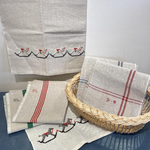 人気の【ALDIN アルディン】のクロスとミニバッグが入荷しました(*^-^*)