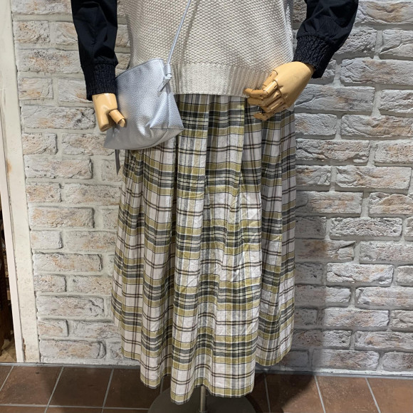 秋のお出かけにぴったりのチェックスカートが入荷しました！