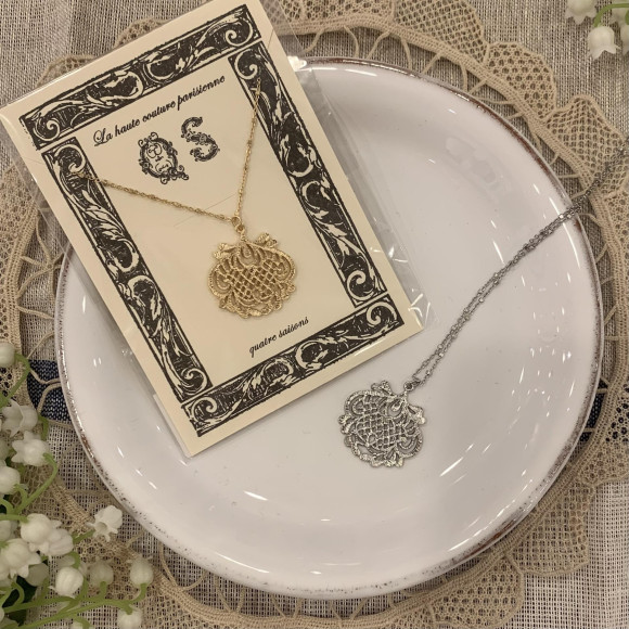 レースモチーフのアクセサリーが届きました