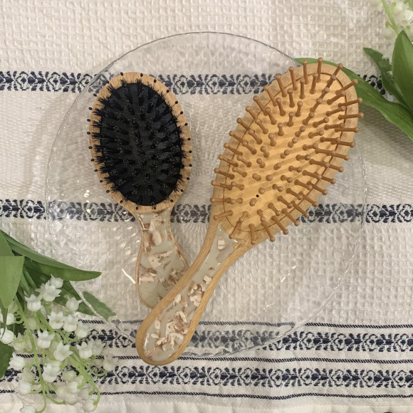 髪の健康を保つヘアブラシのご紹介