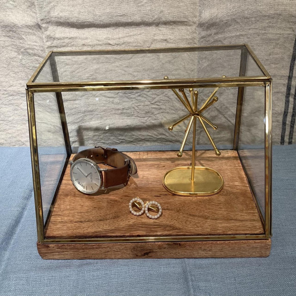 เป็นการแสดงเป็นพิเศษต่อสาธารณชนที่เหมือนกับร้านจริงๆ