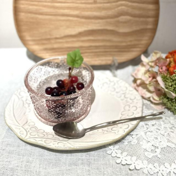美しい模様のガラスボウルで涼しげな食卓♪