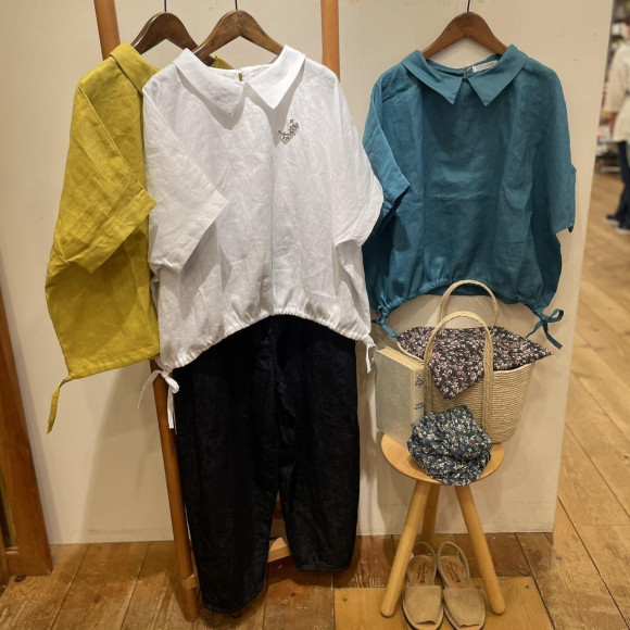 夏におすすめ、リネンのブラウス♫