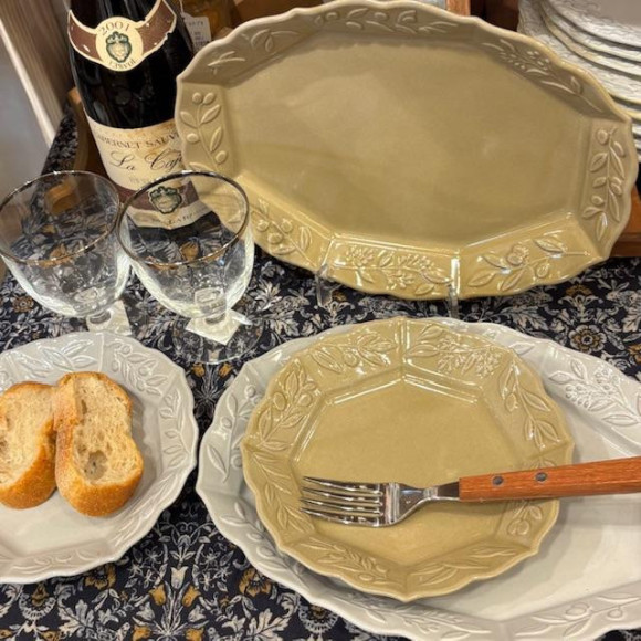 おもてなしの一皿にぴったりのプレートが届きました