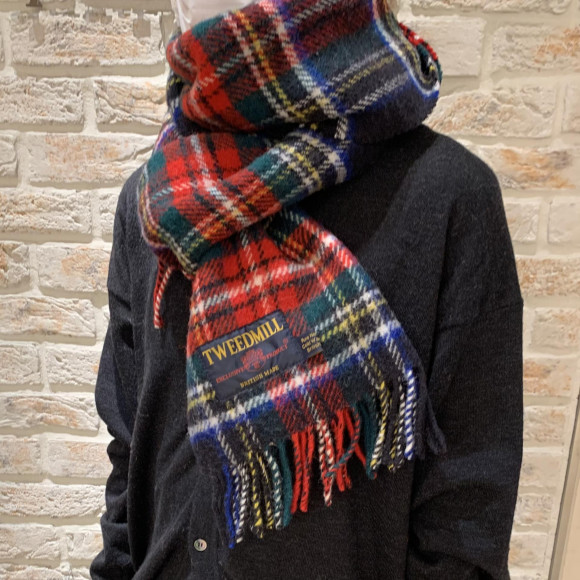 We have received a check stole made in England, limited to stores.♫