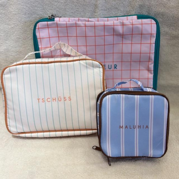 旅行に大活躍してくれるポーチが入荷しました♪