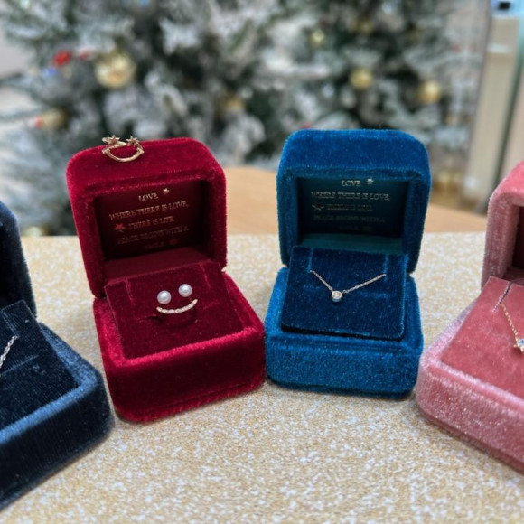 ★クリスマスプレゼントにおすすめジュエリー★