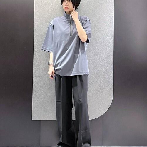 メンズのハーフZIP仕様のドル...