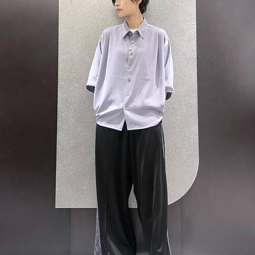 柔らかな着心地のシャツ名前の通...