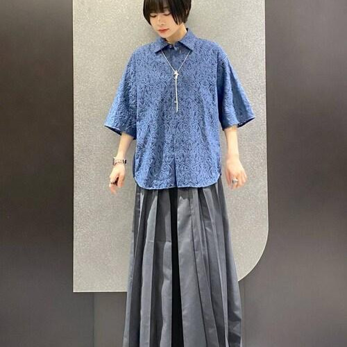 レースシャツは上品な印象が◎あ...