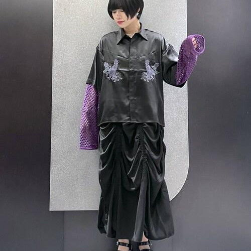 フロントにスカジャンテイストの...