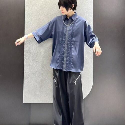 レーステープとトライバル柄の刺...