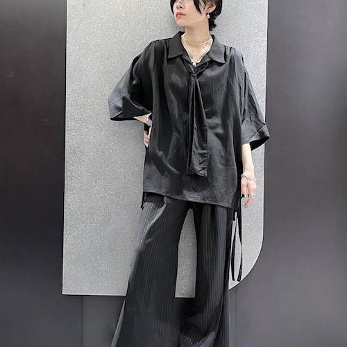 メンズのシャツはリネンを使用し...