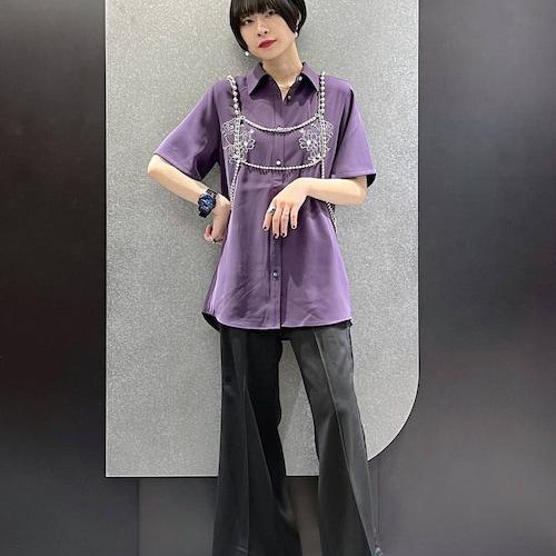 トロミシシュウシャツはシンプル...