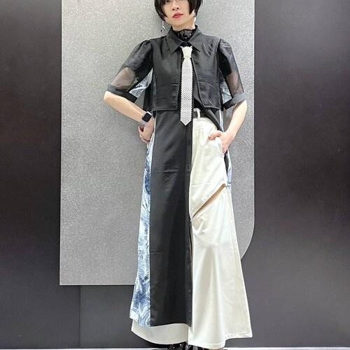 ワンピースにはレイヤードコーデ...