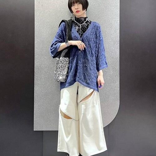 メンズのカーディガンはゆったり...