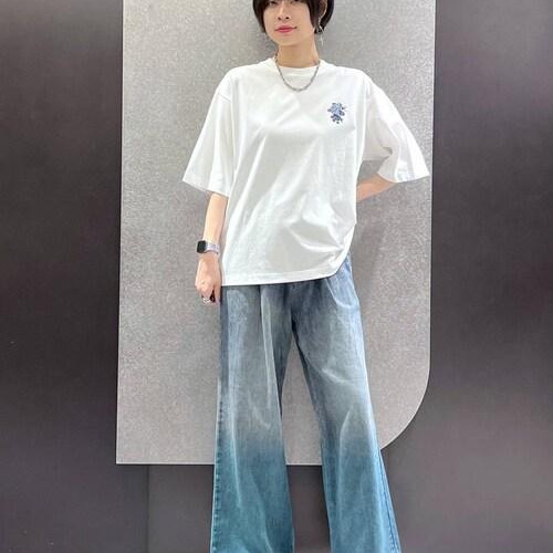 ラフになりがちなTシャツは刺繍...