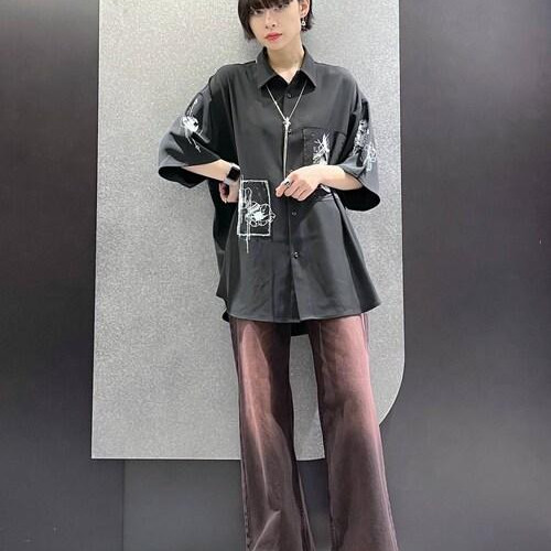 プリントデザインが大人っぽいシ...