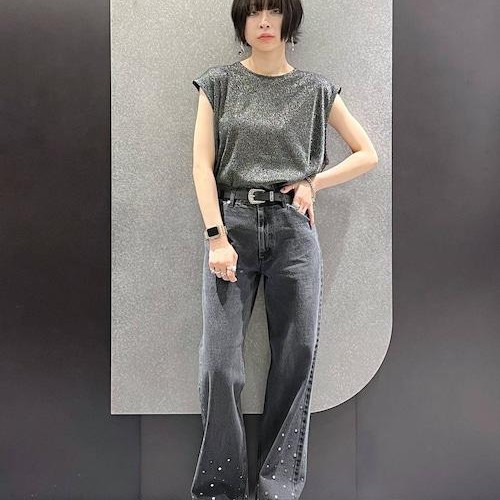 シンプルなノースリーブラメ感が...