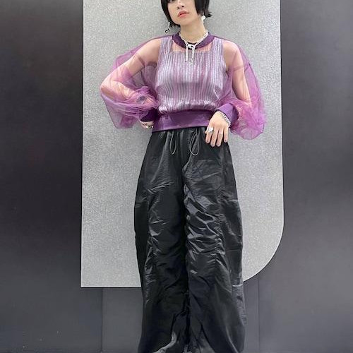 ボリュームのあるチュールトップ...