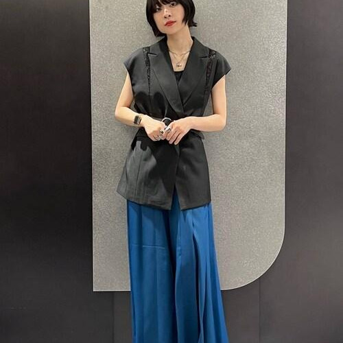 シンプルに着れるテーラードジレ...