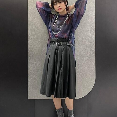 シアーフラワー柄が可愛いトップ...