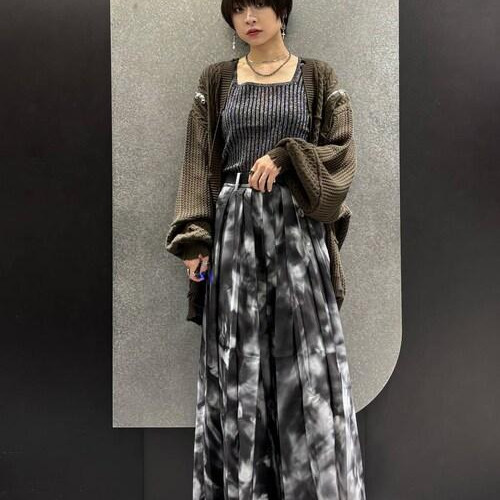 メンズのダボっとしたニットカー...