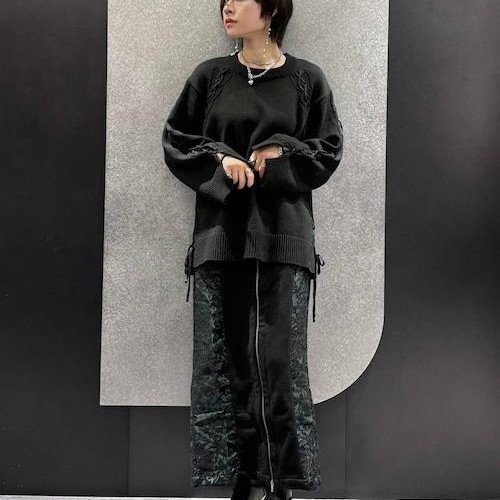 ダークトーンなモードコーデスカ...