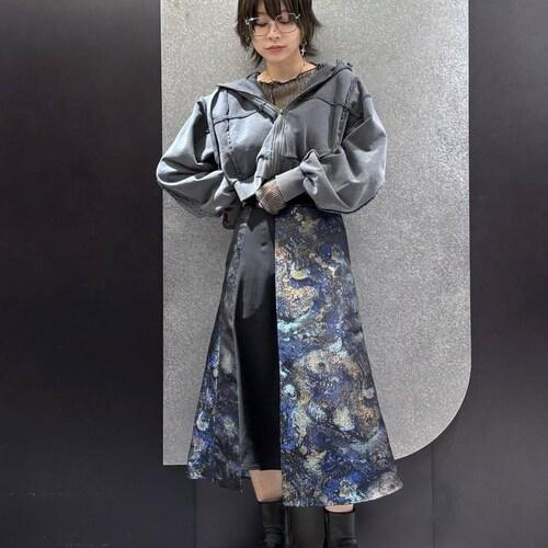 ジャガードのスカートは、綺麗な...