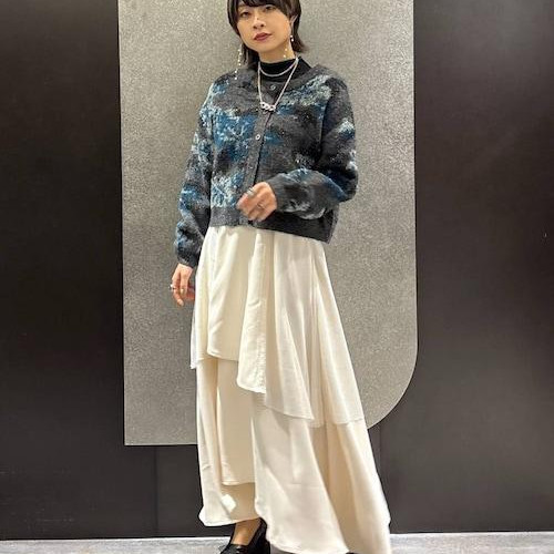 春らしい配色コーデ☘️カーディ...