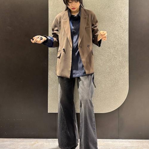 ブラウンカラーが渋めなジャケッ...