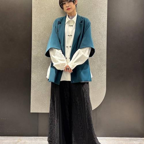 落ち感のあるトロミジャケットは...