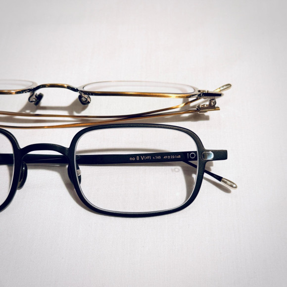 10eyevan（テンアイヴァン）　柔和な表情を与えるスクエアモデル　【NO.８ V】